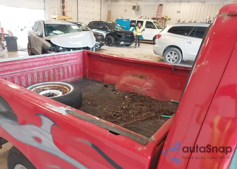 1993 Ford F150 z USA, uszkodzony, nr VIN 1FTDF15Y5PNA29334